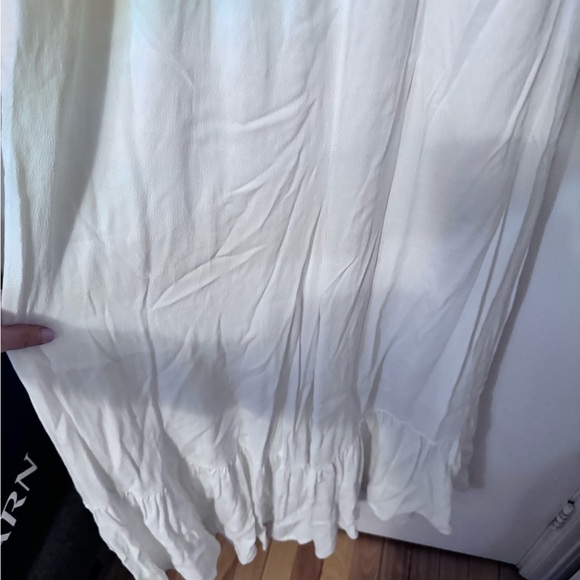 Size M white smocked Noisy May ruffled spaghetti strap romper - Picture 5 of 10